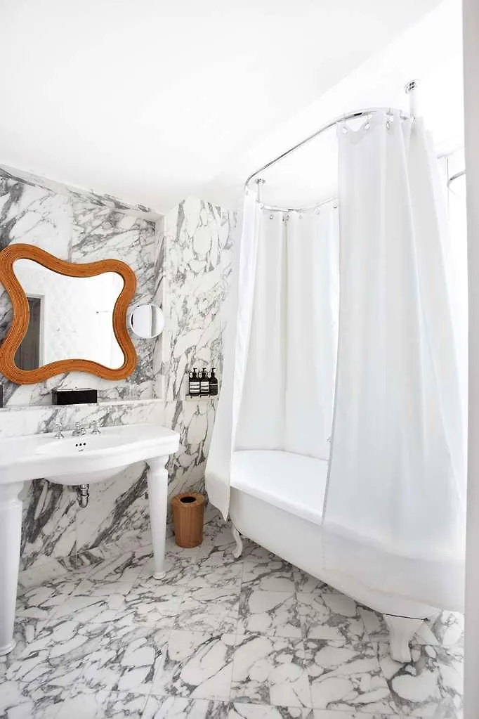 Hôtel Thoumieux Paris Hotel