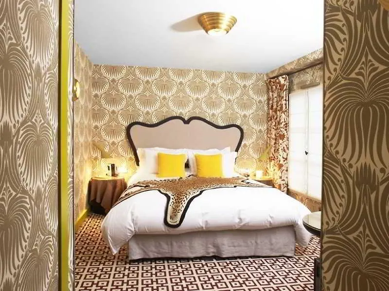 **** Hotel Hôtel Thoumieux Paris France